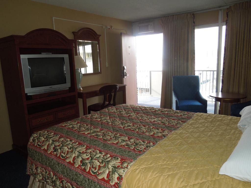 Central Plaza Hotel Cheyenne Room photo